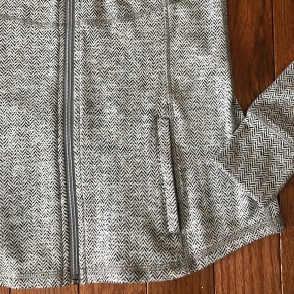 Old Navy herringbone fitted zip up - Picture 3 of 16